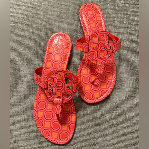 Tory Burch Miller Sandals Flip Flop Orange Coral Pink Octagon Patent Leather - Picture 3 of 10